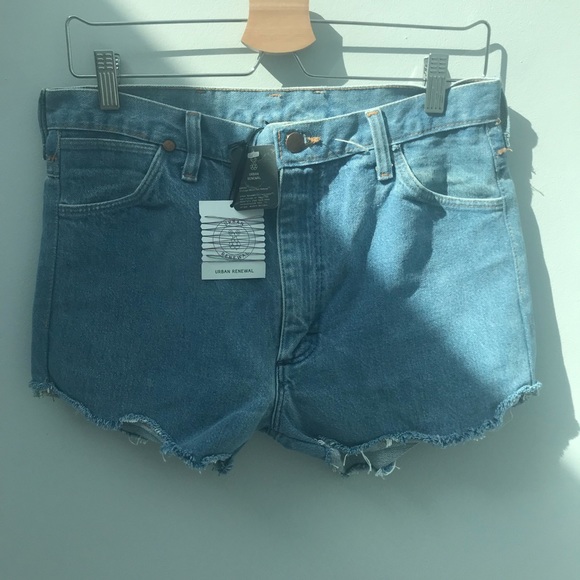 Urban Outfitters Vintage High Rise Short - Picture 2 of 7